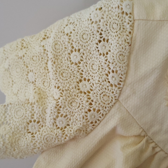 Girls yellow lace sleeve top and shorts, 3yrs - Picture 2 of 2